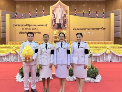 ร่วมพิธีวางพานพุ่มดอกไม้ ถวายราชสักการะแด่พระบาทสมเด็จพระบรมชนกาธิเบศร มหาภูมิพลอดุลยเดชมหาราช บรมนาถบพิตร